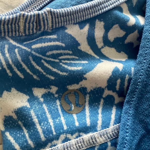 Lululemon top - Picture 3 of 4